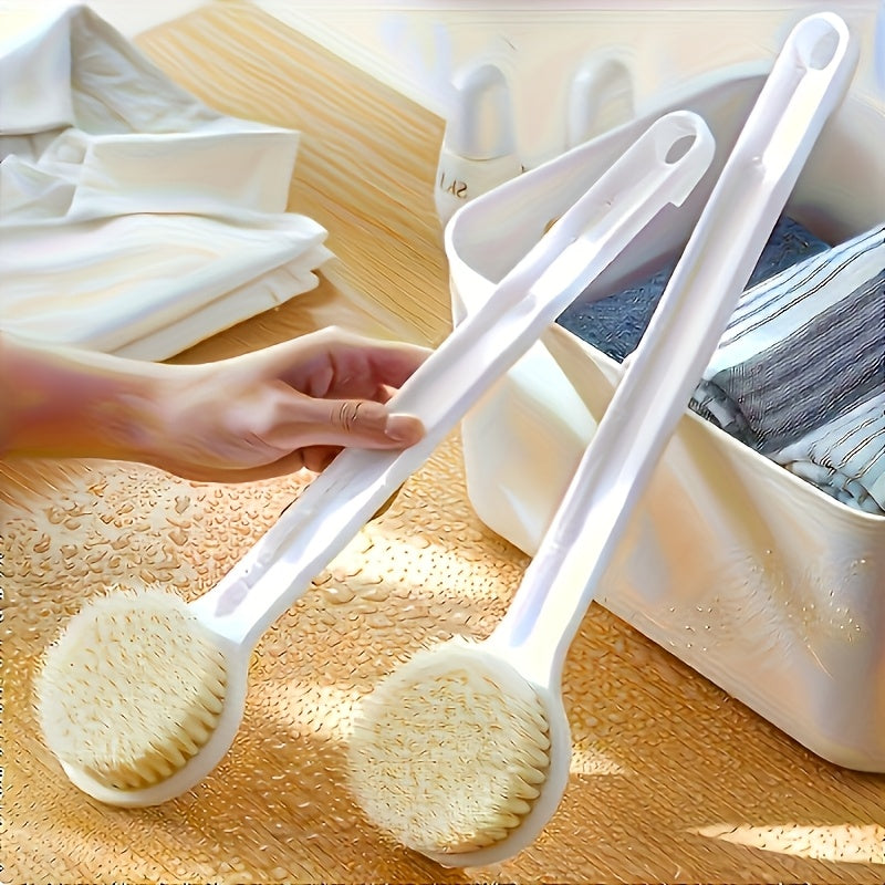 A Long-Handled Bath Brush for Scrubbing The Back, Designed for Women, Featuring Soft Bristles for a Comfortable Wash
